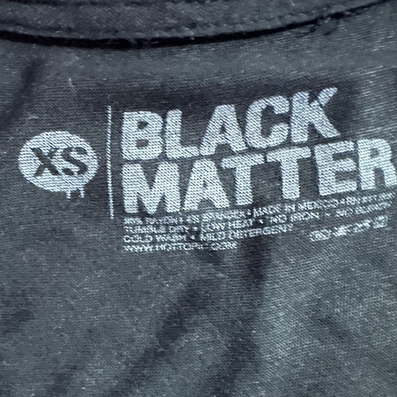 Hot Topic Tee - Picture 3 of 4